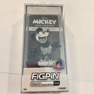 NWT. Disney black & white Mickey Mouse. FiGPin. Limited release #1028